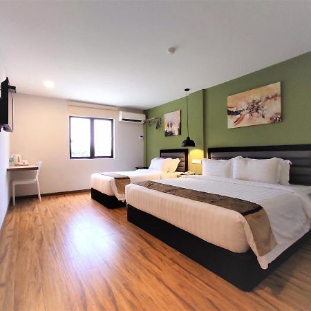 Apple Suites Hotel Sitiawan Extérieur photo