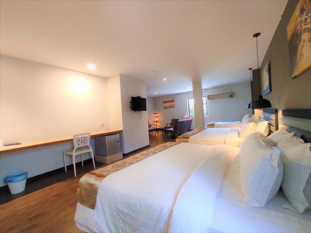 Apple Suites Hotel Sitiawan Extérieur photo