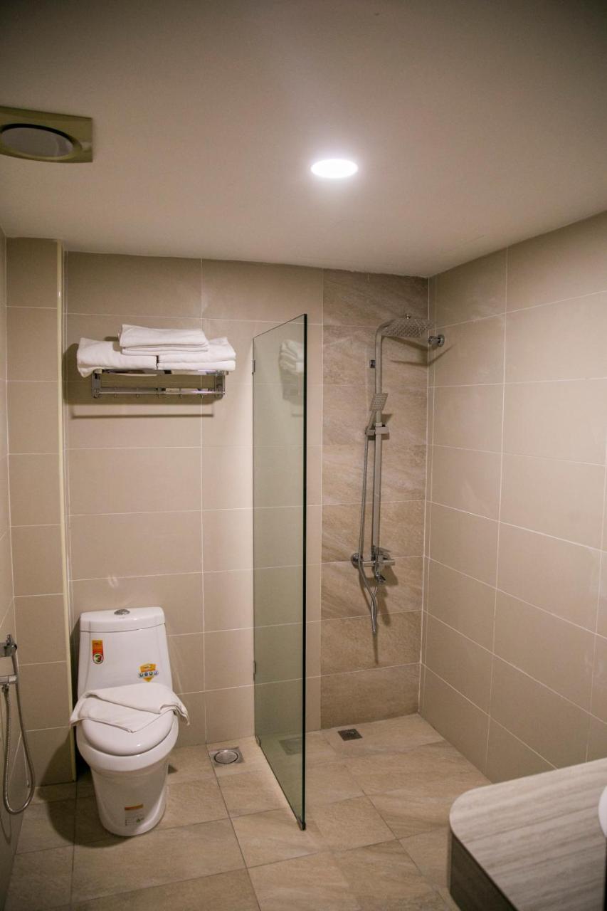 Apple Suites Hotel Sitiawan Extérieur photo
